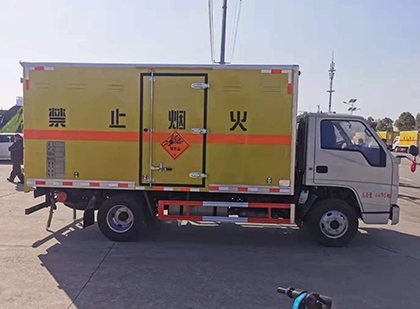麻山爆破器材运输车
